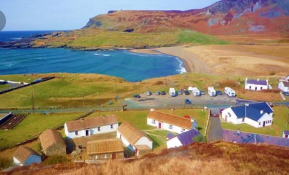 Shashas Apartment Gleanndobhar Glencolumbkille Bagian luar foto